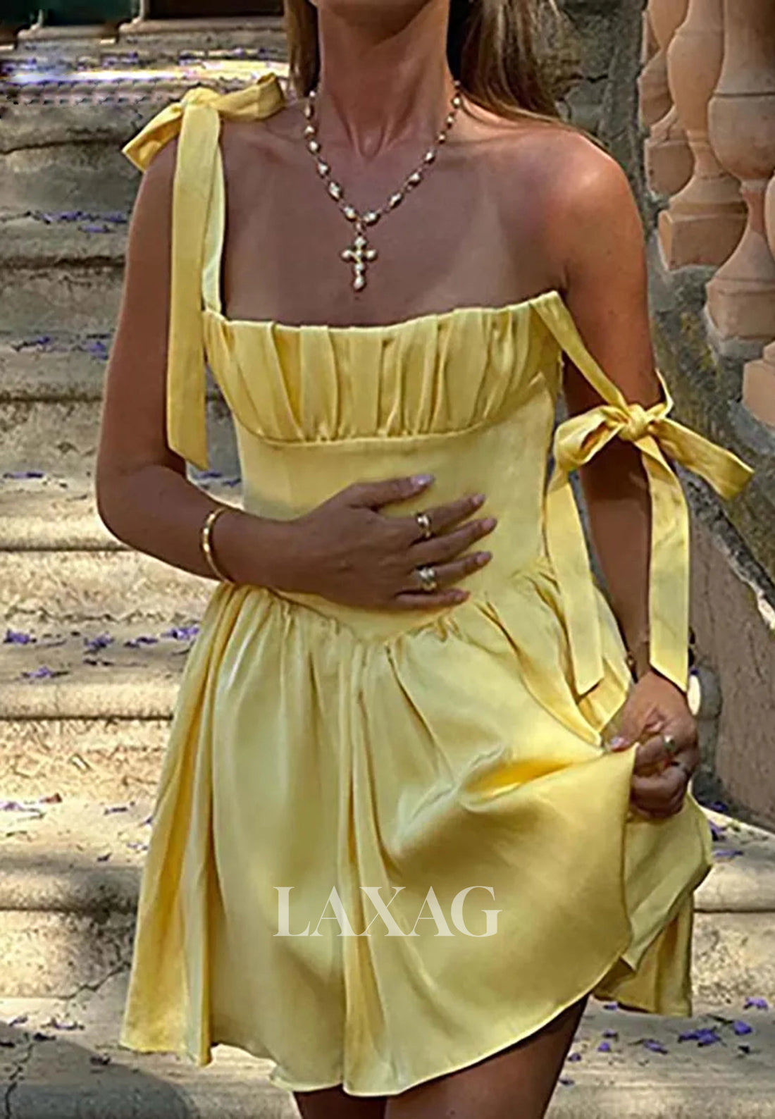 Bateau-Neck Bows-Straps Sleeveless Pleated Satin A-Line Party Homecoming Dress