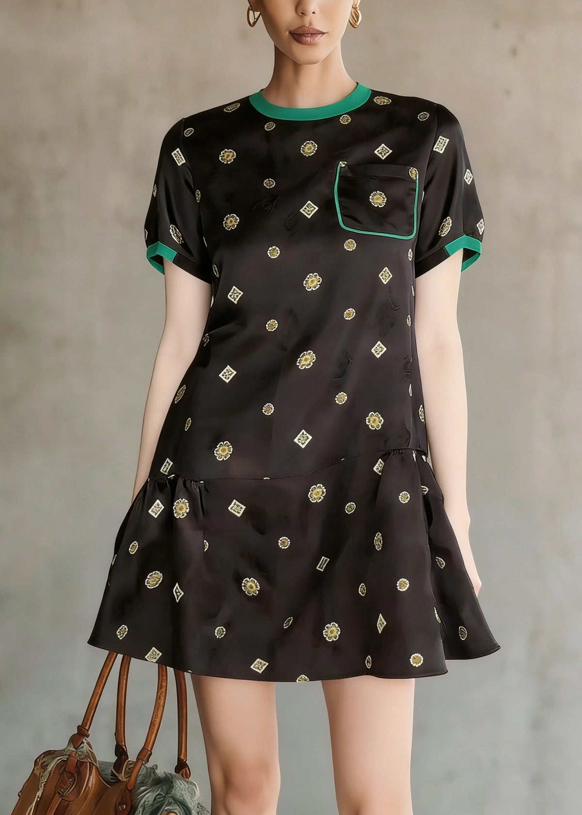 Round Neck Short Sleeve Drop Waist Pocket Floral Print Mini Dress
