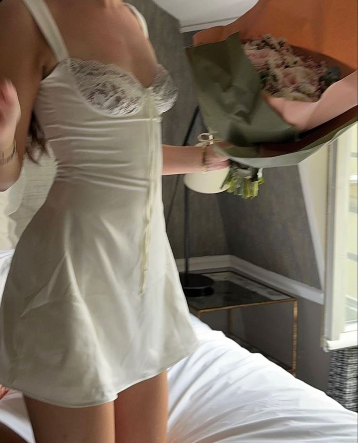 Sexy Sweetheart Neck Lace Satin White Short Cocktail Dress Formal 7th Grade Homecoming Dress D563