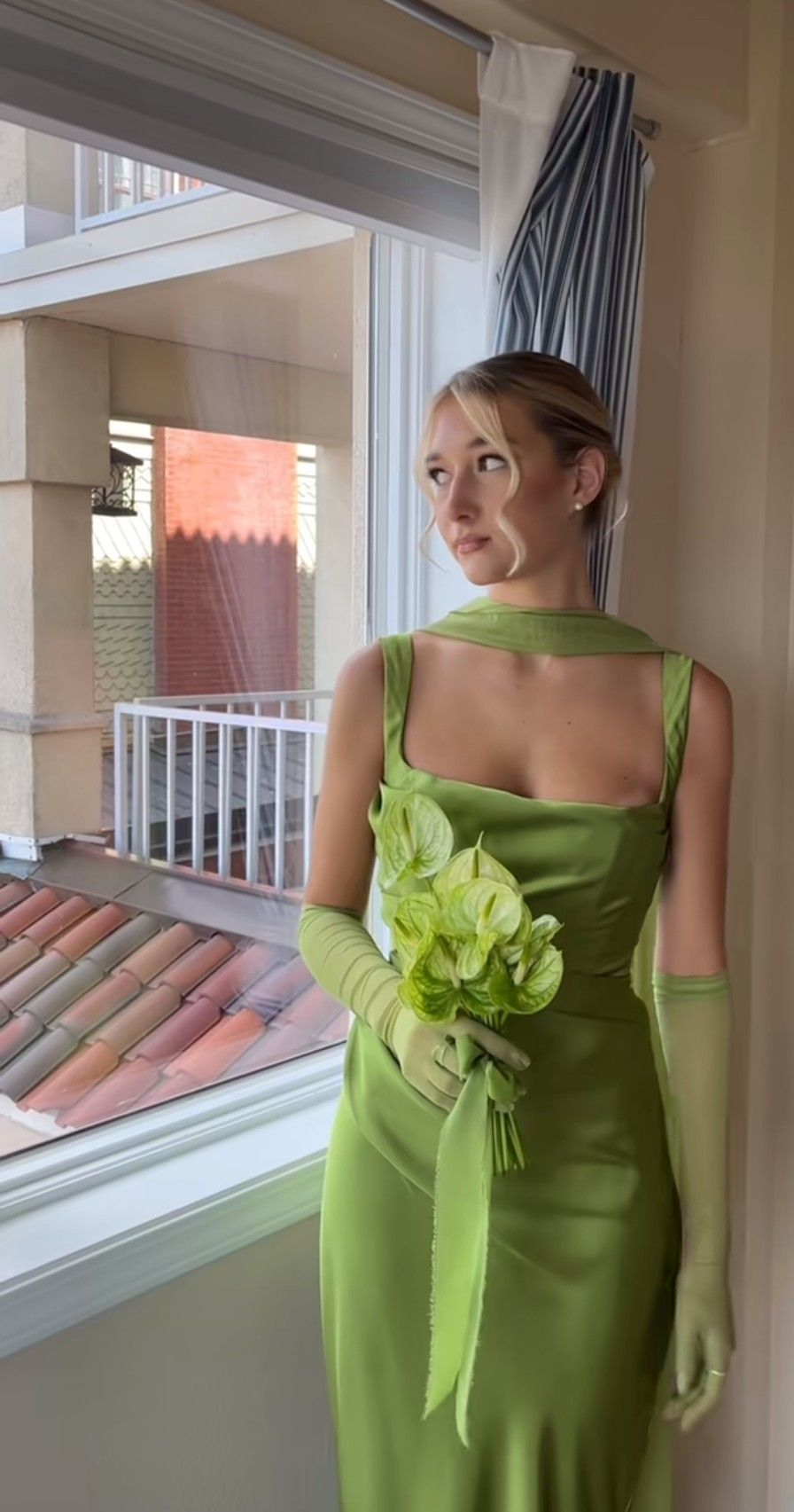 Elegant Green Spaghetti Straps Satin Pleated Mermaid Party Dress Formal Wedding Guest Dress D1093