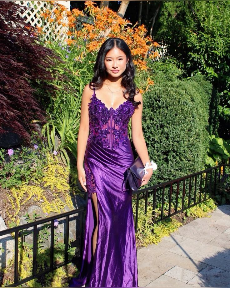 Elegant Spaghetti Straps Purple Satin Appliques Beaded Mermaid Evening Dress Side Slit Long Wedding Guest Dress D1803