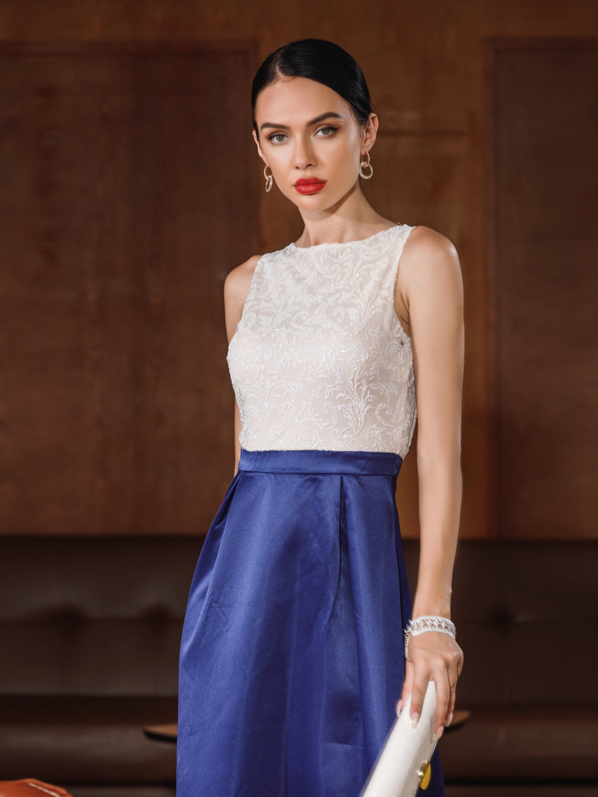 Sleeveless High Neck Lace Bodice Gathered Waist A-Line Maxi Gown - View 5