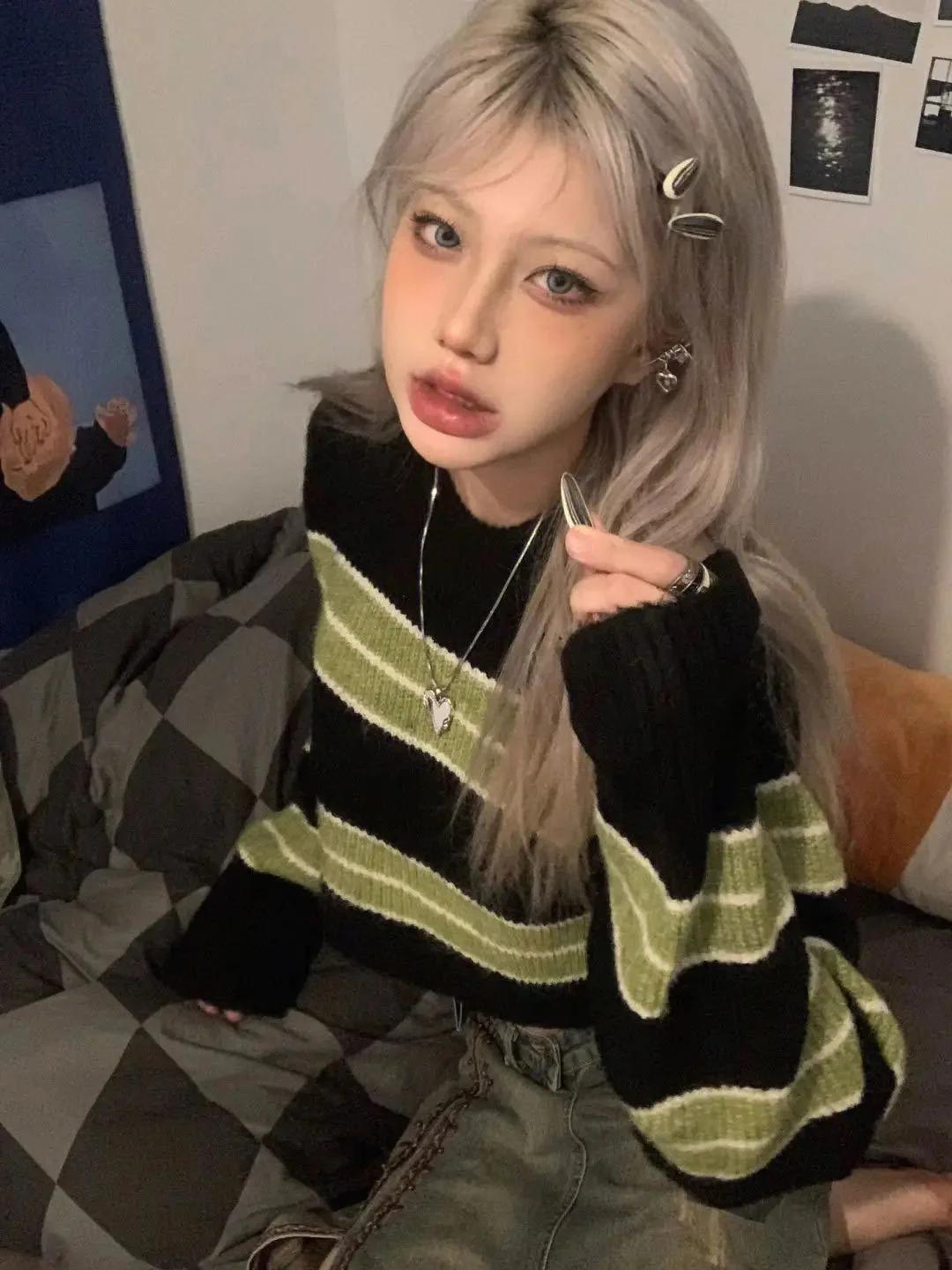 Grunge Green Striped Crop Sweater 4