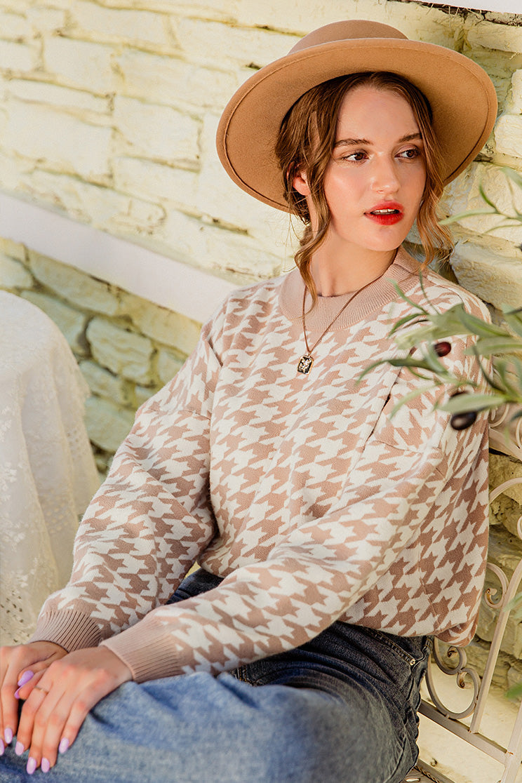 Khaki Geometric Houndstooth Knit Sweater for Stylish Comfort
