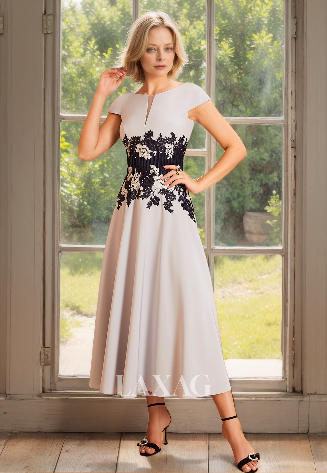 Sleeveless Scoop-Neck A-Line Mother of the Bride Dress Embroidered Satin Cocktail Gowns with Coat - Fashionpara