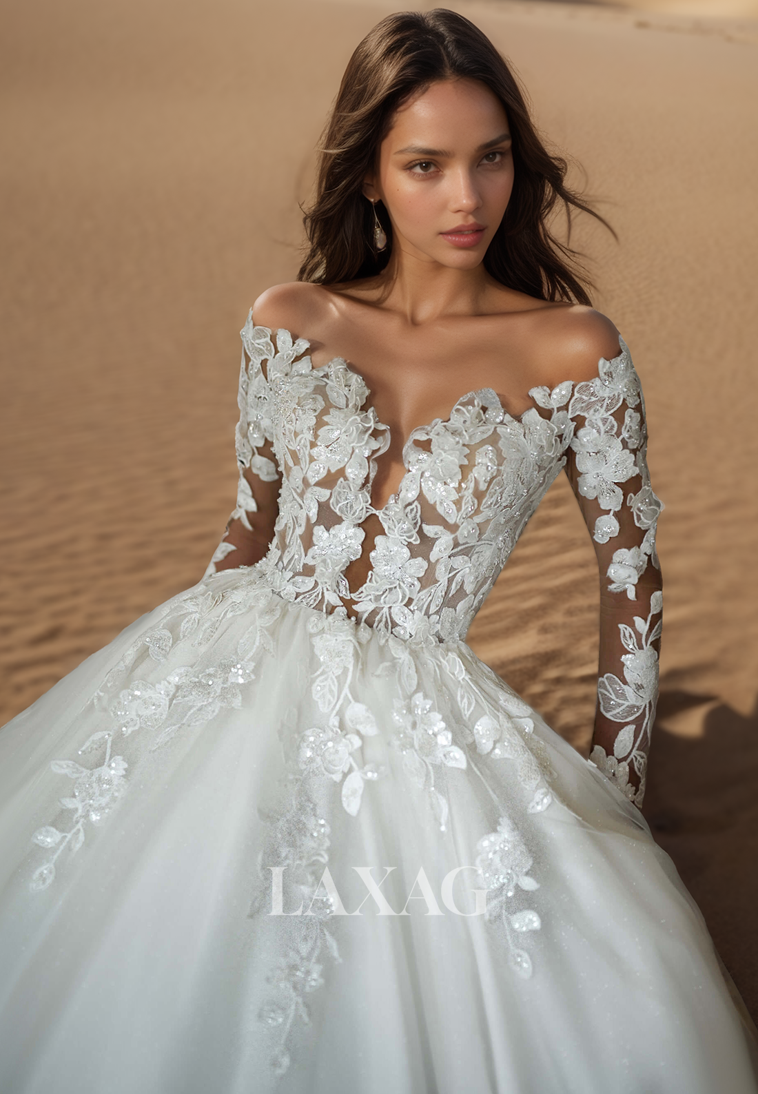 Sweetheart Long-Sleeves Applique Sequined Bride Gowns Pleated Cutout Tulle A-Line Wedding Dress