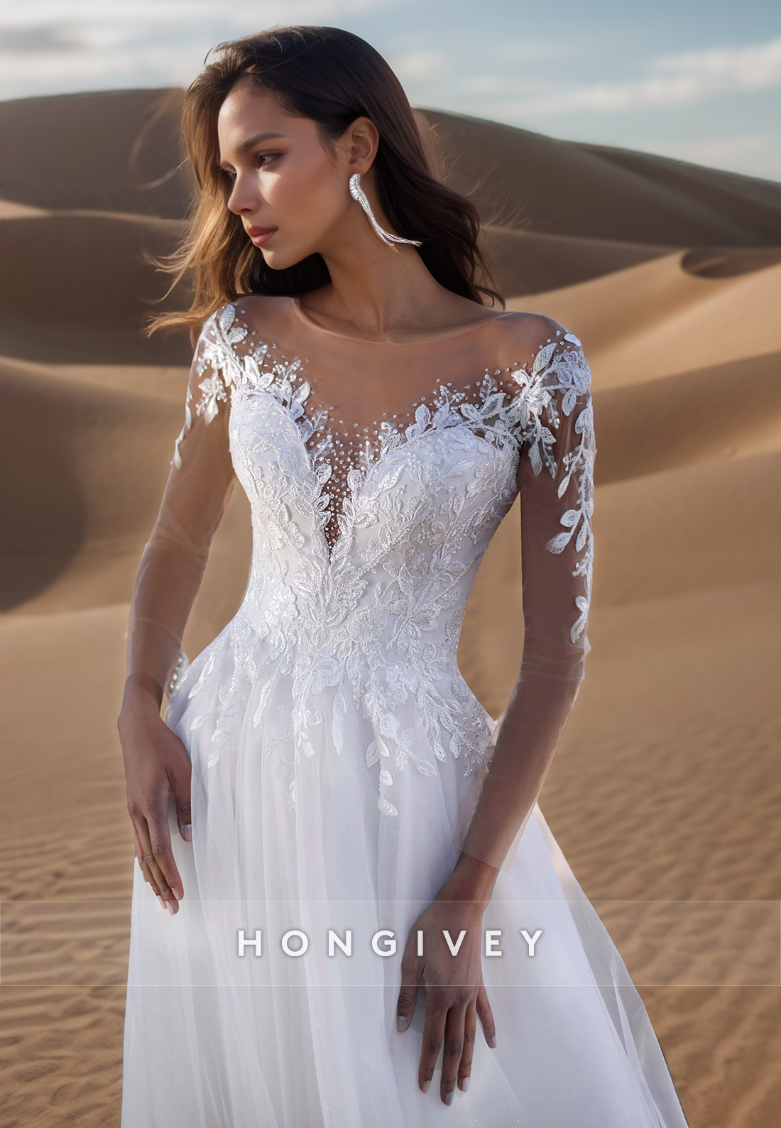 A-Line Lace appliques Organza Long Sleeves Beach Wedding Dresses with Train