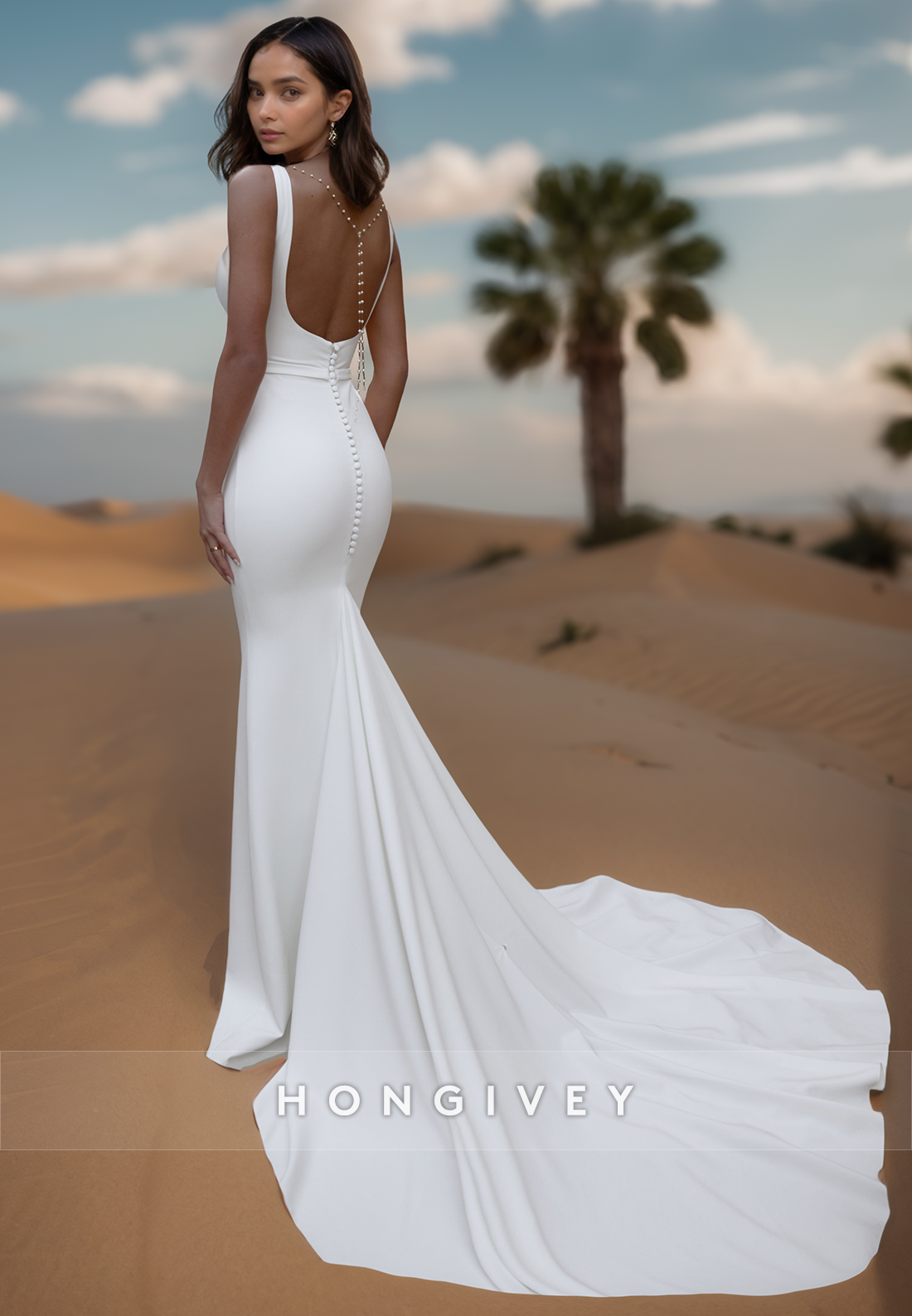 Mermaid Sequare Neackline Simple Beach Wedding Dress with Train