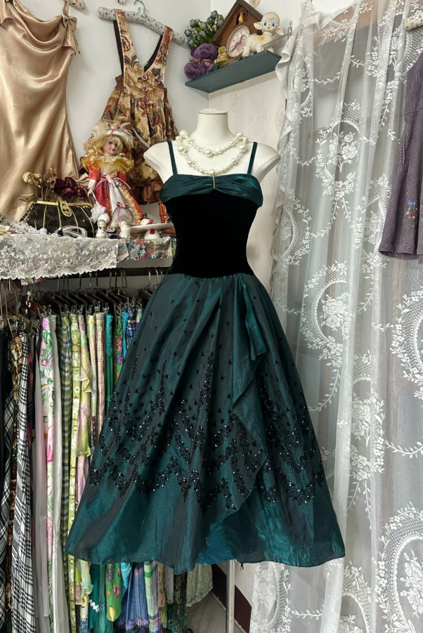 Vintage Green Spaghetti Straps Satin Beaded A Line Long Party Dress Prom Dresses D1757