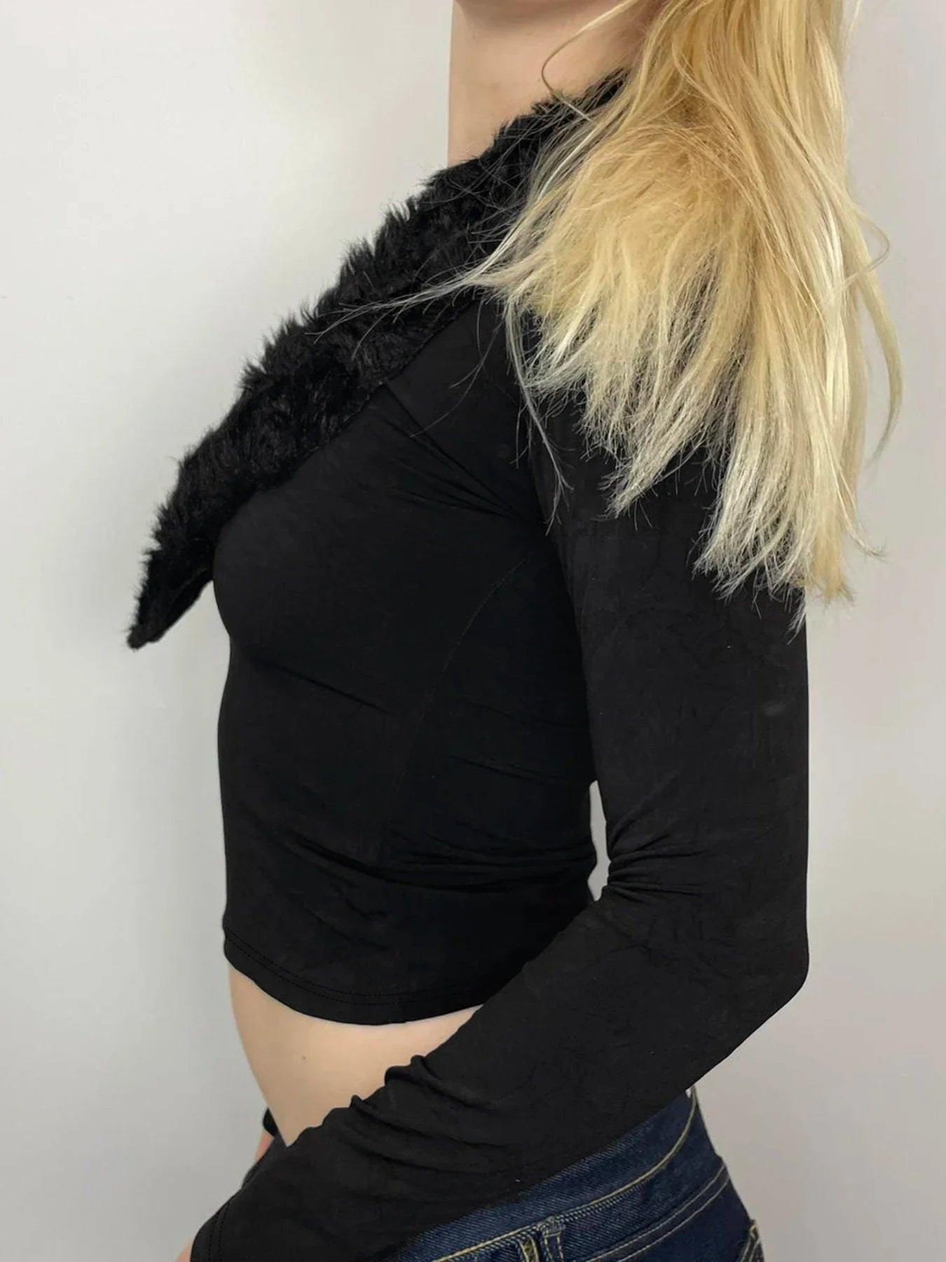 Fur Trim Slim Deep V-Neck Knitted Long Sleeve Knit Top - Fashionpara