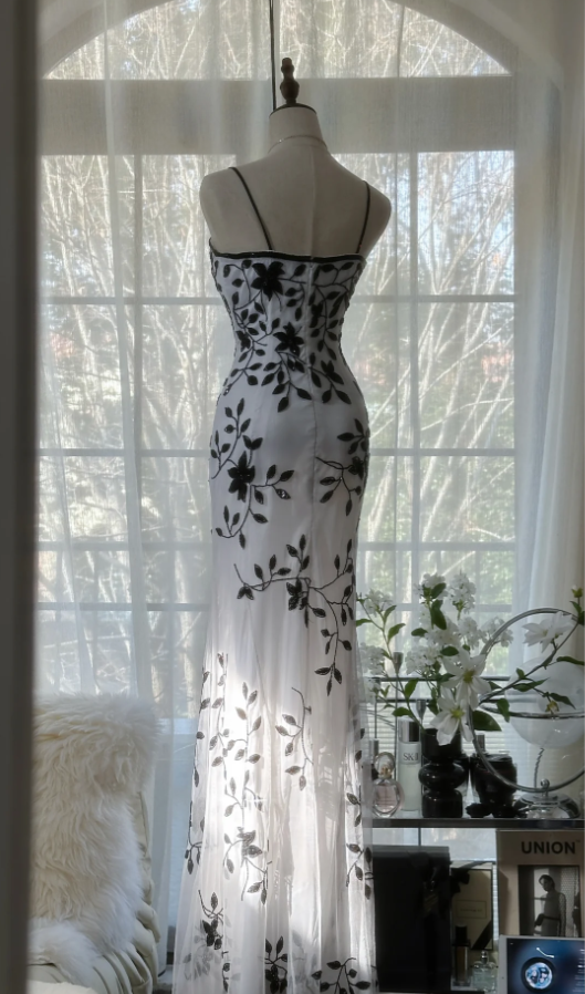Unique Spaghetti Straps White Chiffon Black Beaded Mermaid Long Evening Dress Formal Birthday Party Dress D1793