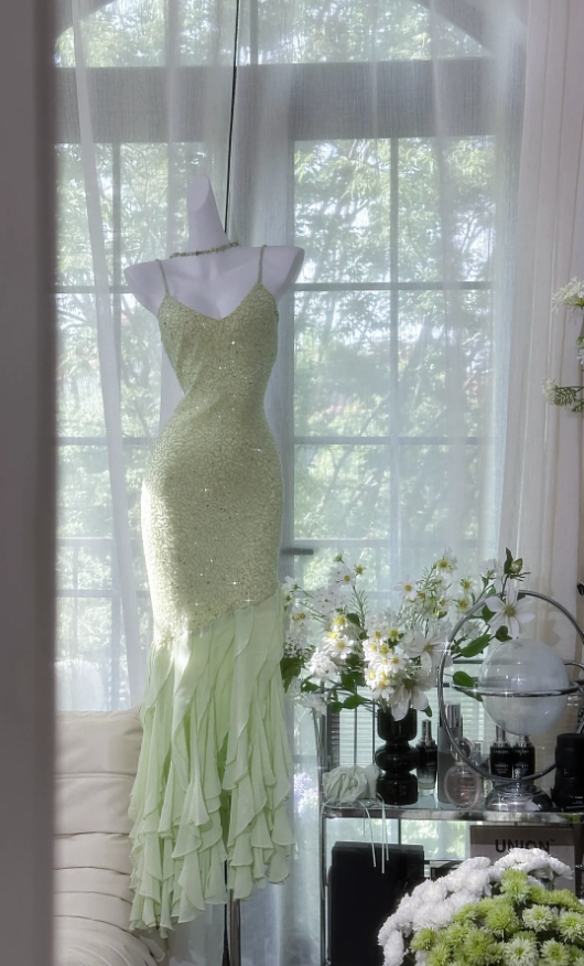 Pretty Spaghetti Straps Light Green Chiffon Beaded Ruffles Mermaid Evening Dress Long Party Dress D1555