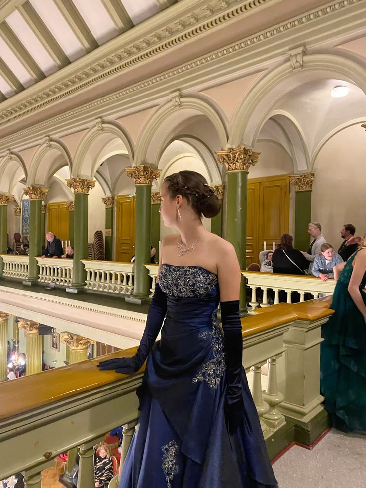 Gorgeous Navy Blue Strapless Satin Pleated Beaded Long Party Dress Evening Gown With Gloves D1645