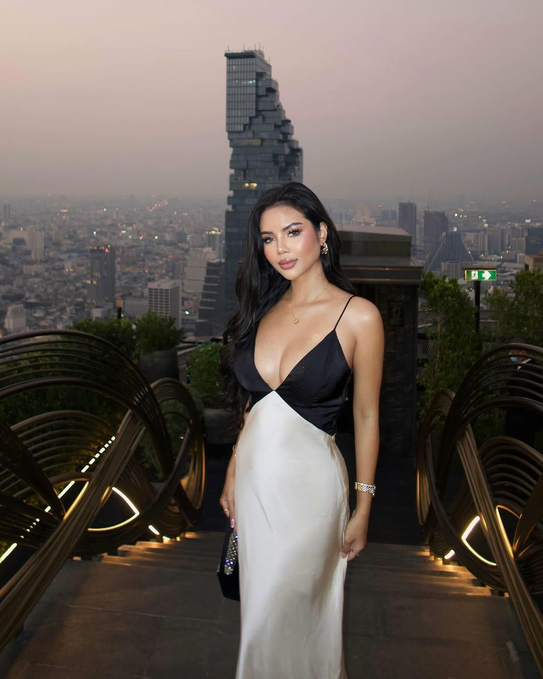 Stylish Spaghetti Straps Ivory Satin Mermaid Long Wedding Guest Dress Evening Dress D1738