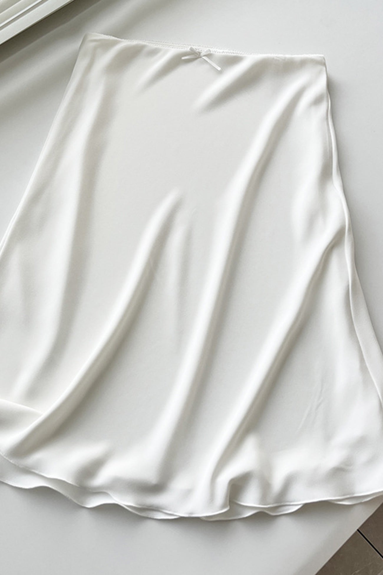 Lace Neck Tank Top Fishtail Skirt Suits