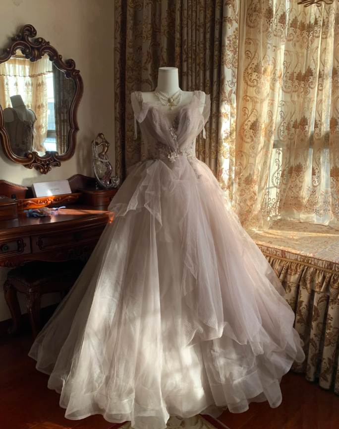 Charming Spaghetti Straps Light Pink V Neck Tulle Beaded Ball Gown Formal Long Birthday Party Dress D1774