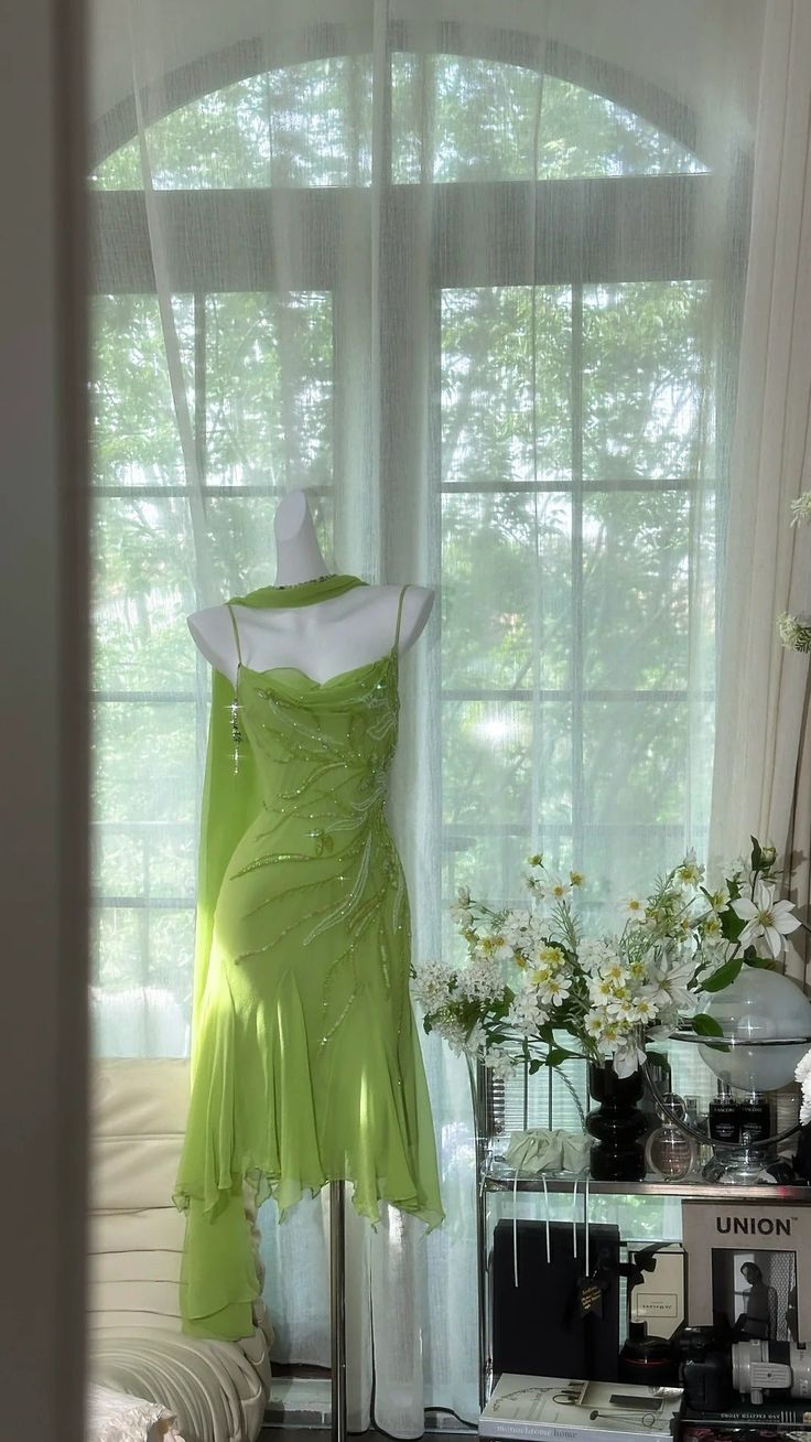 Elegant Spaghetti Straps Green Chiffon Beaded Short Party Dress Formal Homecoming Dress S677