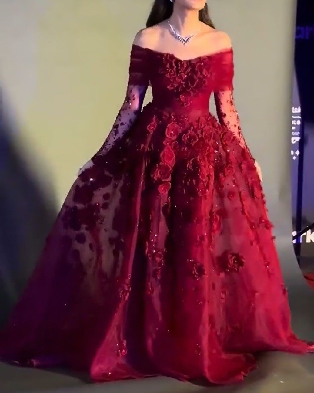 Pretty Off The Shoulder Ball Gown Red Organza Appliques Long Party Dress Birthday Outfits D1298