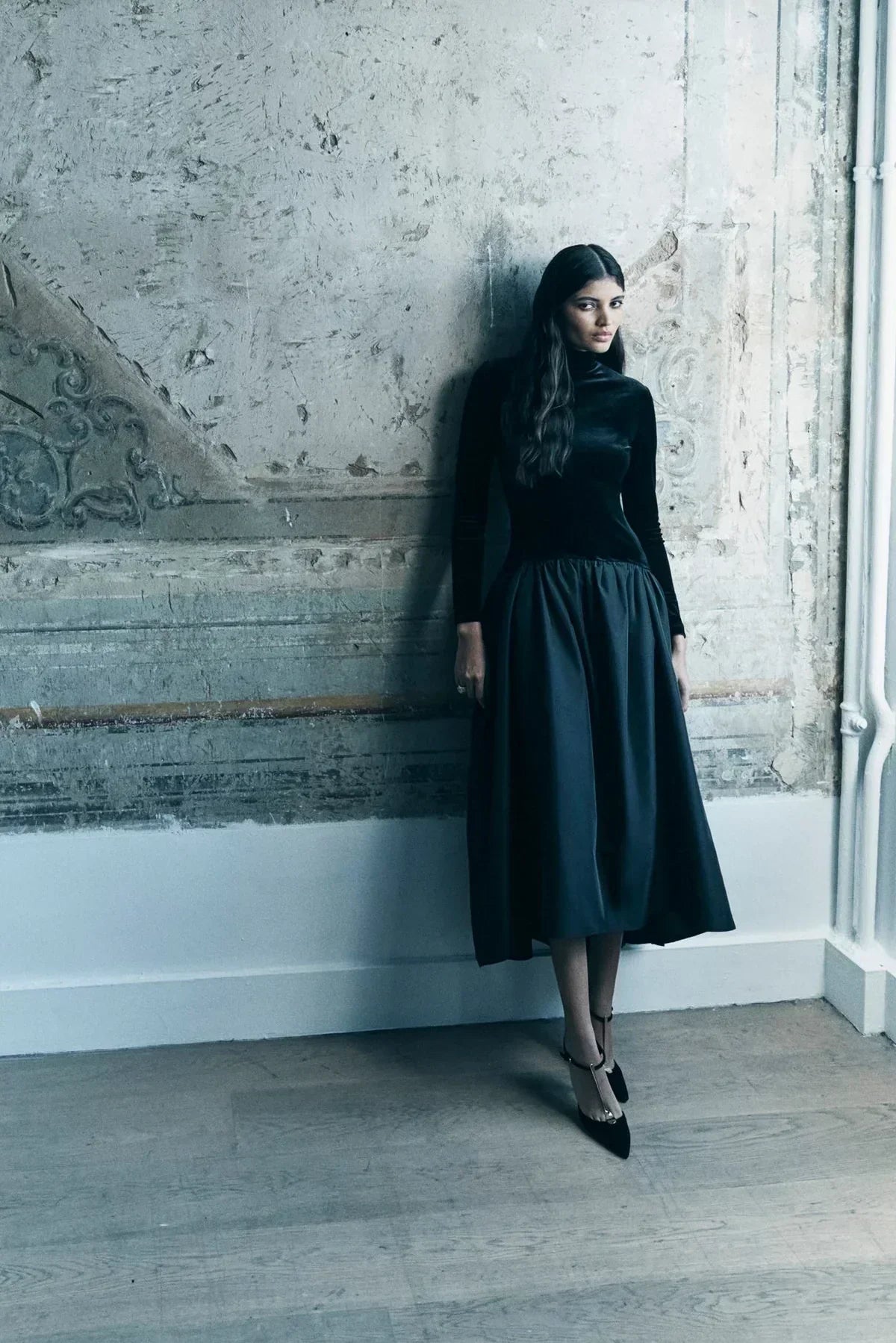 Velvet Mock Neck Long Sleeve Drop Waist Balloon Skirt Maxi Dress - View 2