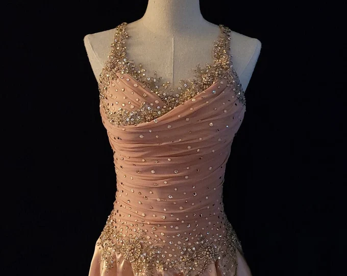 Spaghetti Straps V Neck Elegant Pink Satin Beaded Short Prom Dress Homecoming Dress D606
