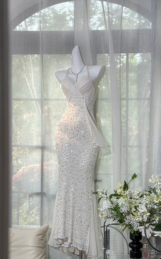 Shiny White Halter V Neck Sequin Beaded Mermaid Prom Gown Backless Long Party Dress D925
