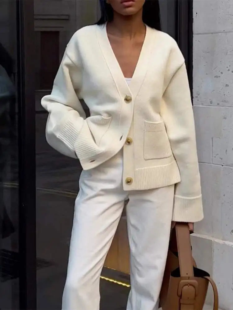 Classic Solid Pocket V-Neck Single-Breasted Cardigan White / S cardiagn-250126