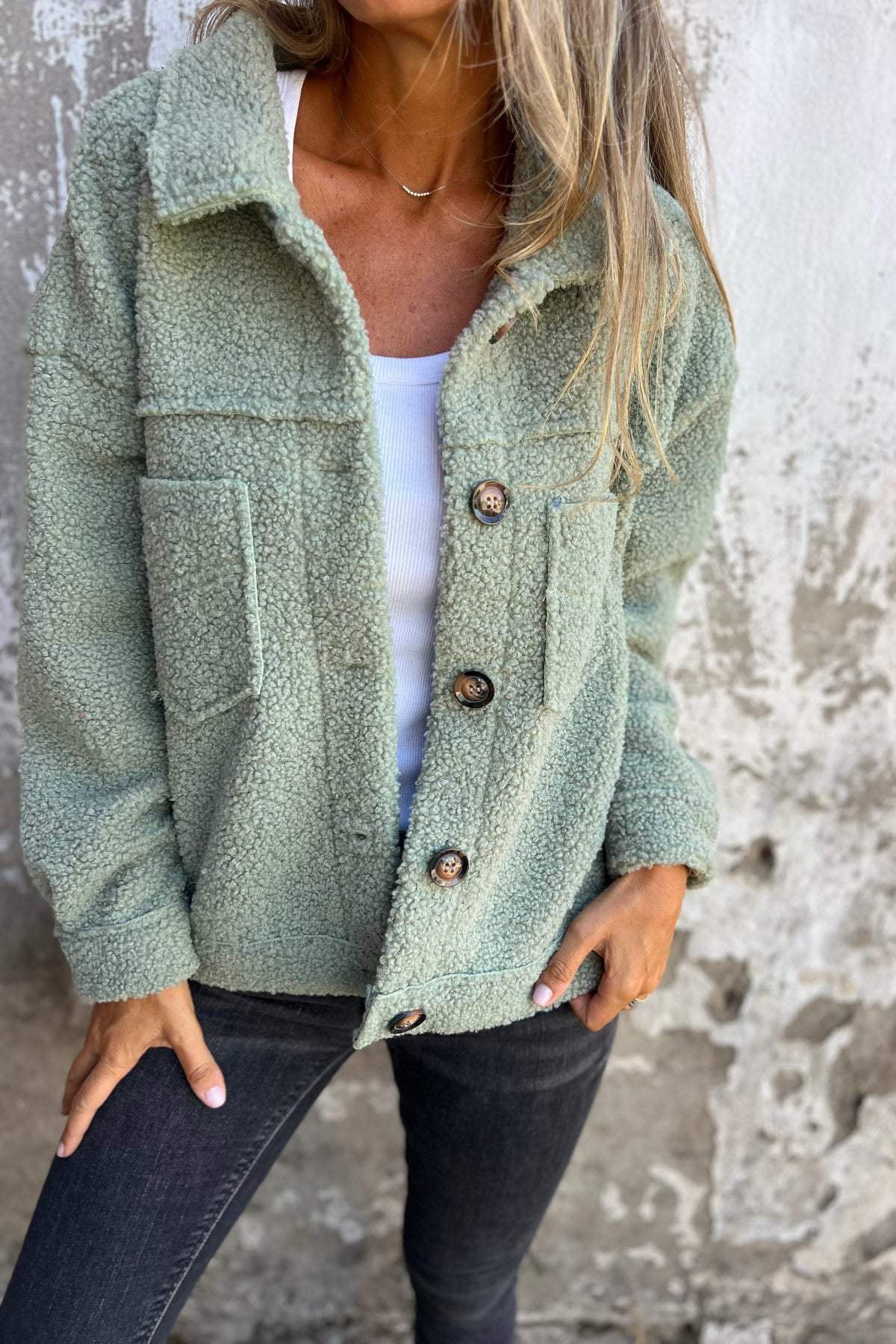 Elegant Single-Breasted Lamb Wool Lapel Coat for All Occasions