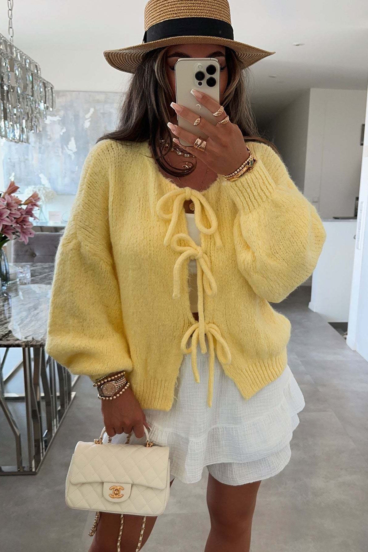 Cropped Knitted Cardigan with Crew Neck for Stylish Comfort