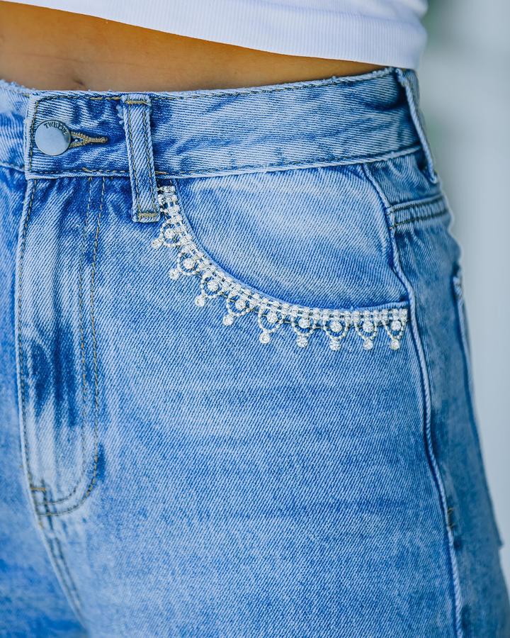 Pocket Petal Embroidered Loose Washed Jeans