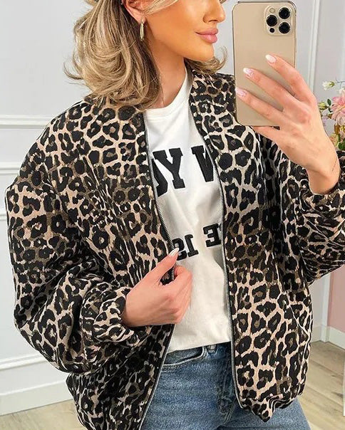 Chic Leopard Print Cropped Zip-Up Jacket for Stylish Layers