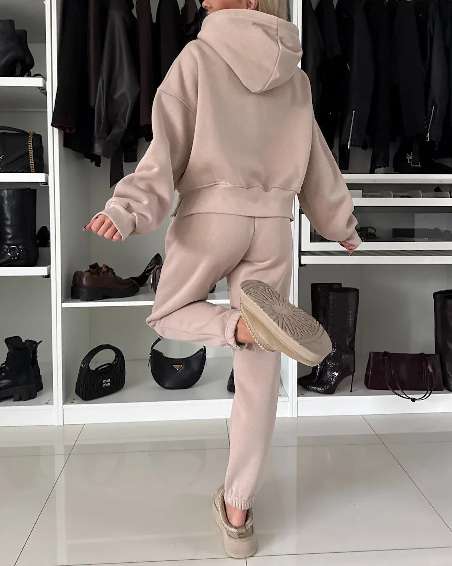 Cropped Hooded Sweatshirt and Pants Set for Cozy Style