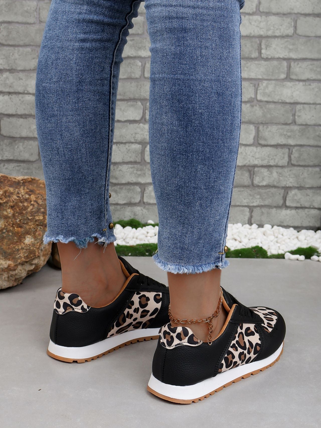 Lace-Up flat shoes with TPR Sole All-Season Leopard Print sneakers