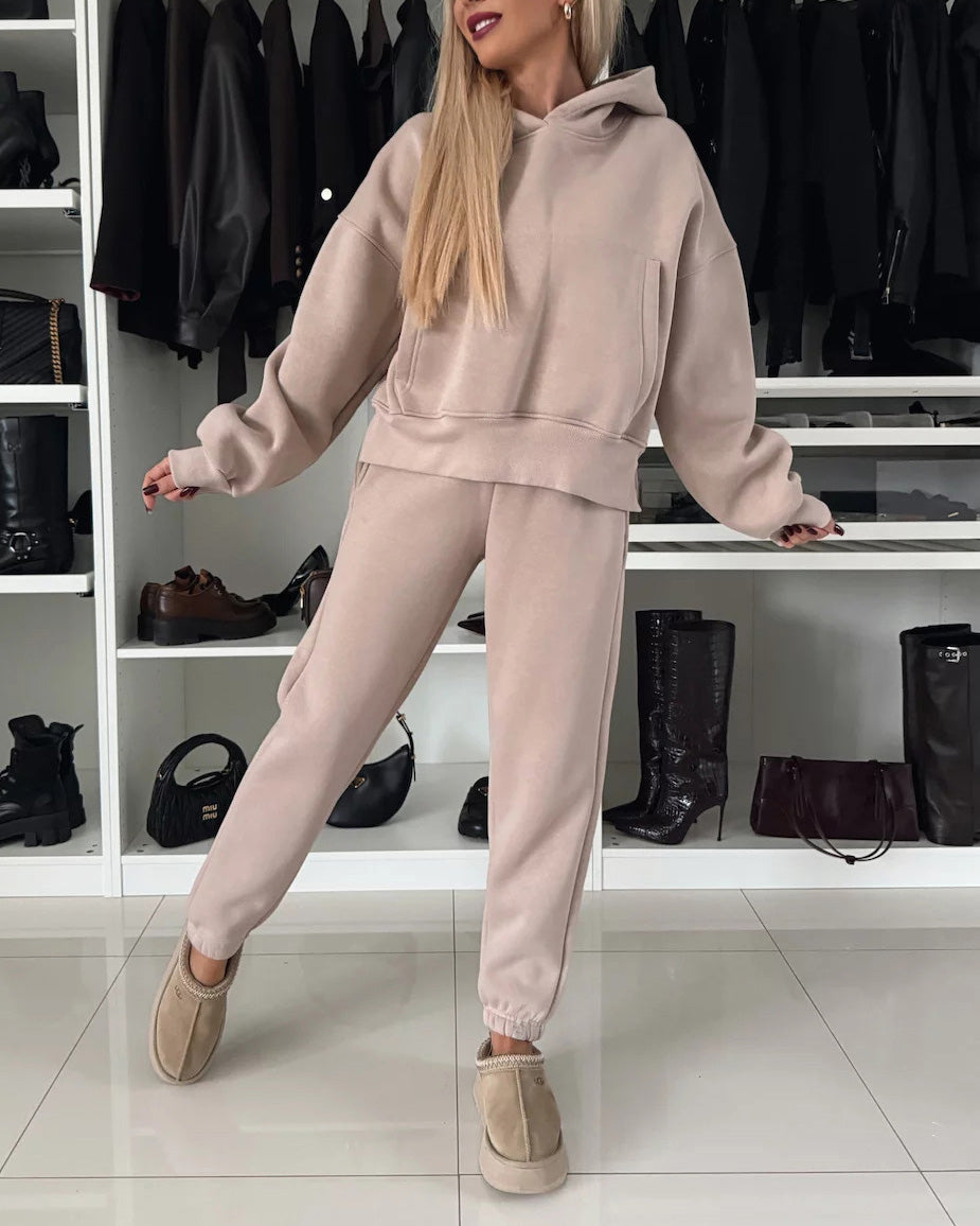 Cropped Hooded Sweatshirt and Pants Set for Cozy Style