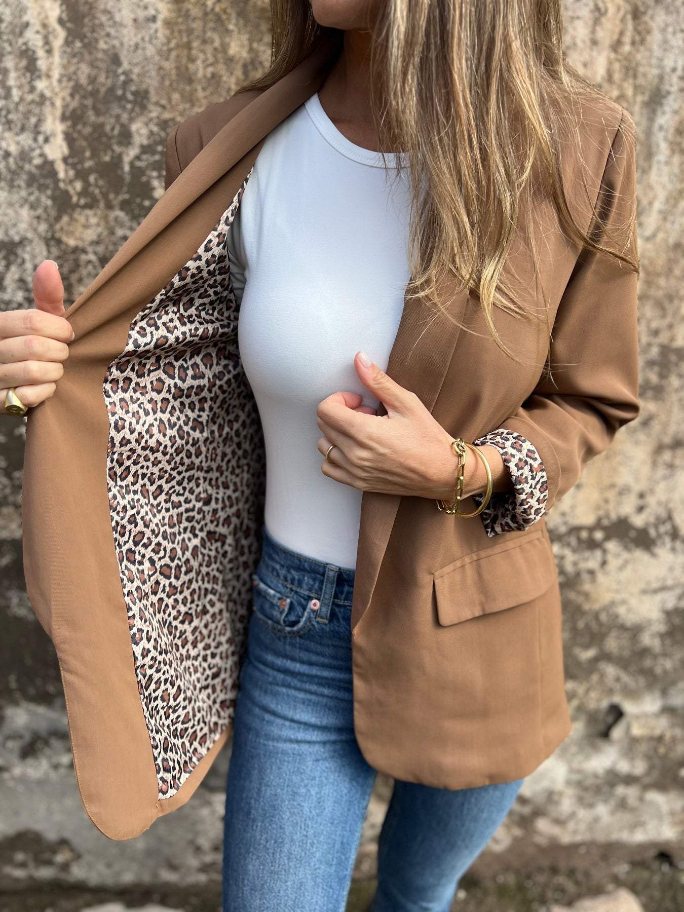 Chic Leopard Print Blazer with Luxurious Lining for Style
