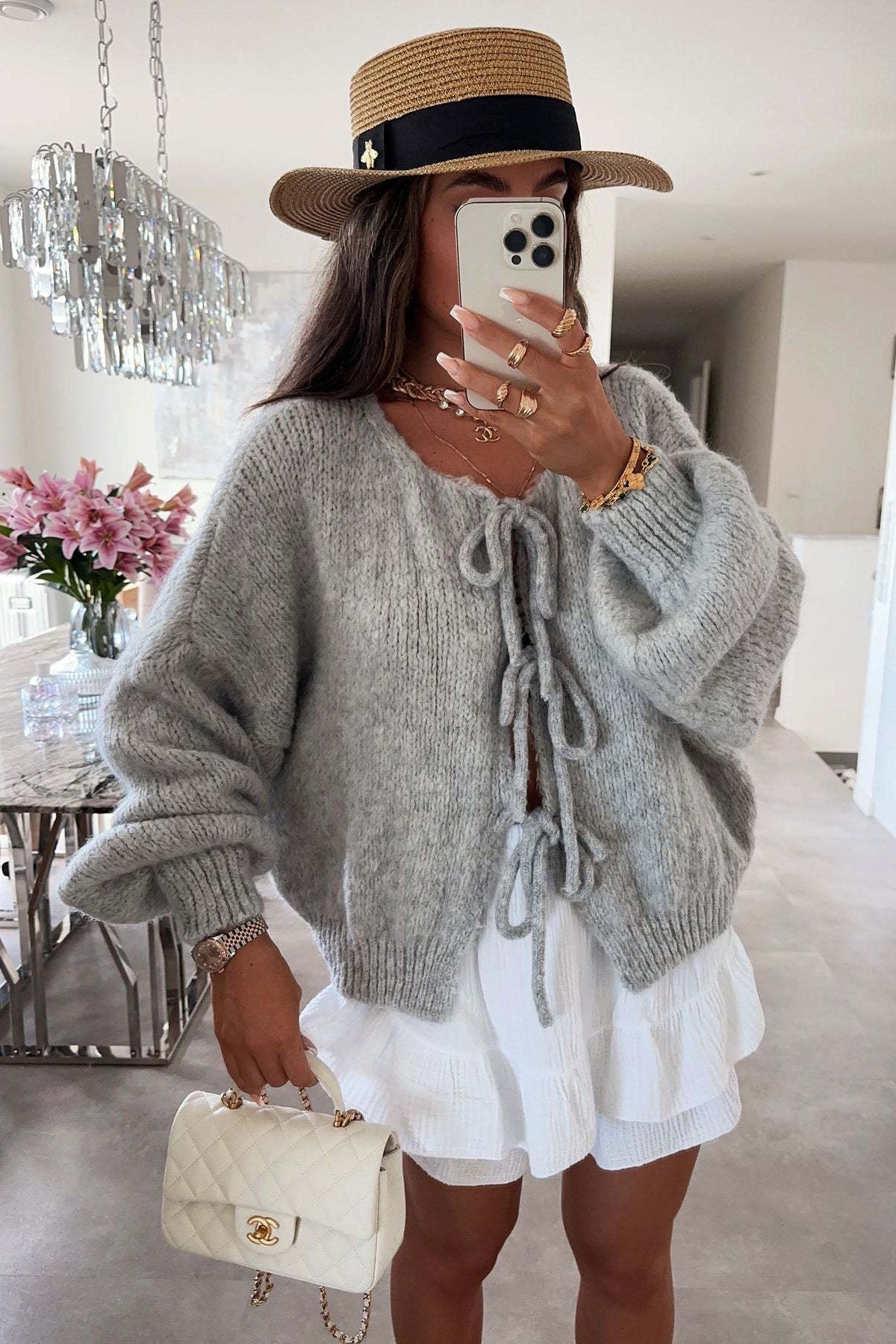 Cropped Knitted Cardigan with Crew Neck for Stylish Comfort