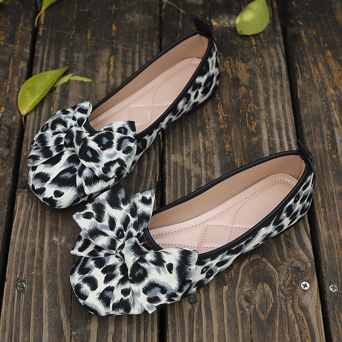Round toe leopard print bow low heel shoes