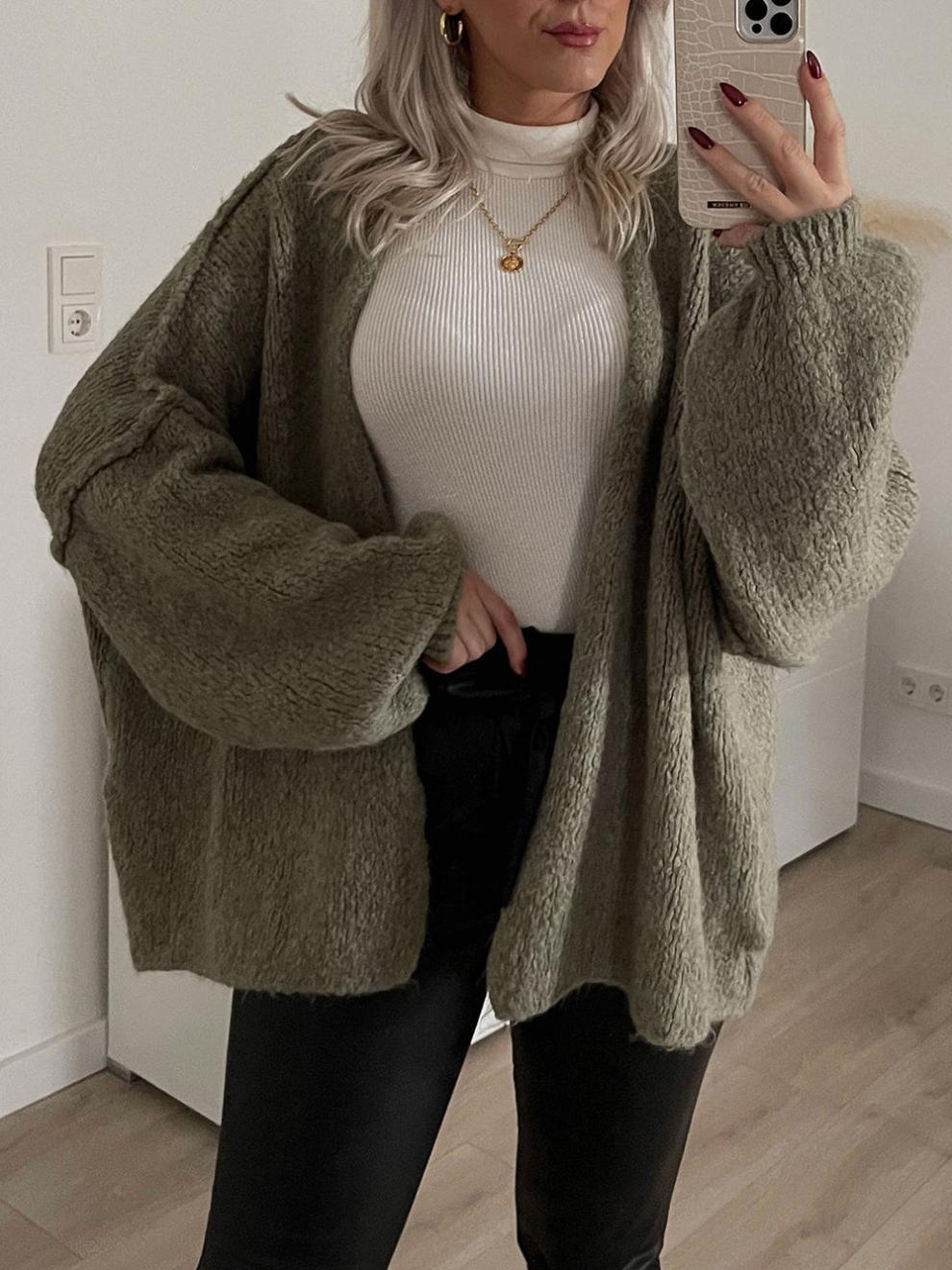 Chic Mid-Length Knitted Cardigan for All-Day Comfort