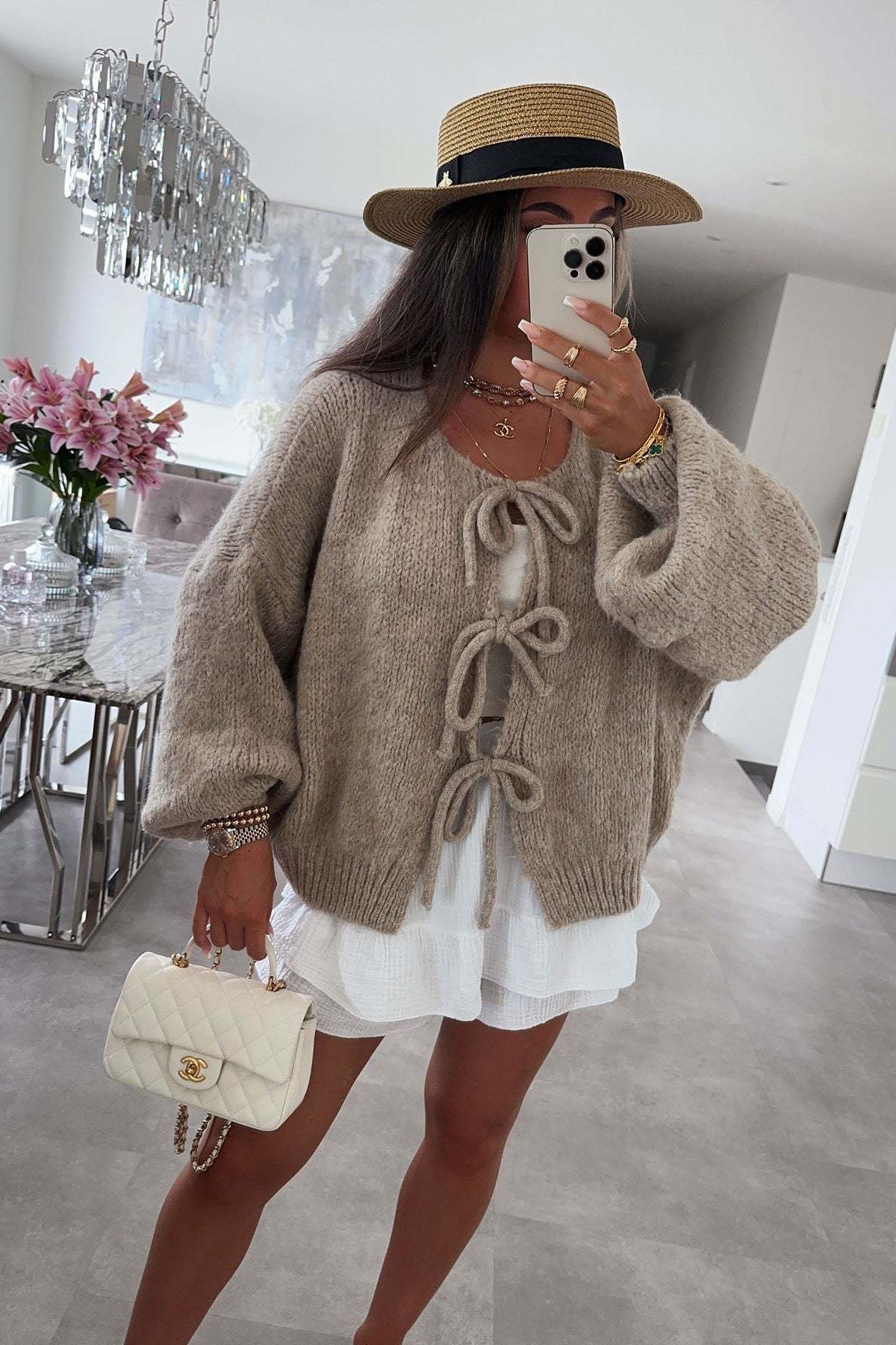 Cropped Knitted Cardigan with Crew Neck for Stylish Comfort