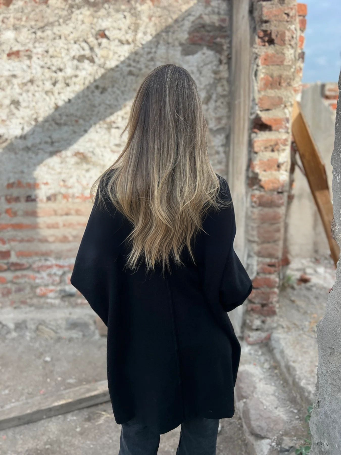 Mid-length V-neck Cardigan Jacket for Effortless Style