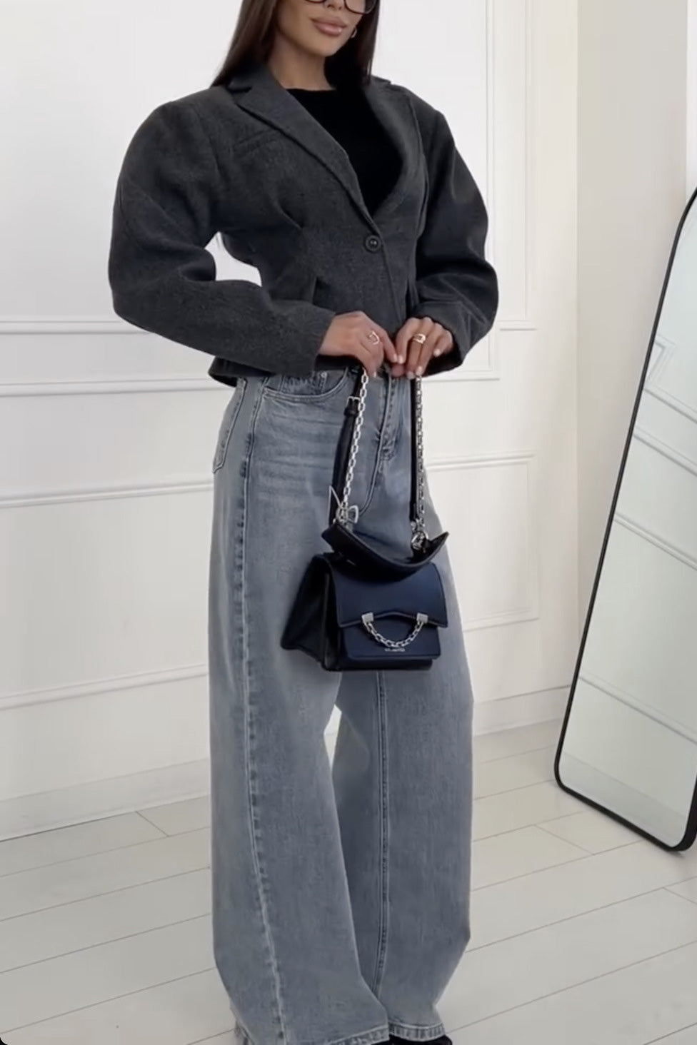 Elegant Single-Breasted Woolen Coat with Long Sleeves