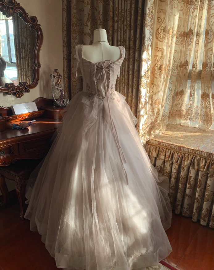 Charming Spaghetti Straps Light Pink V Neck Tulle Beaded Ball Gown Formal Long Birthday Party Dress D1774