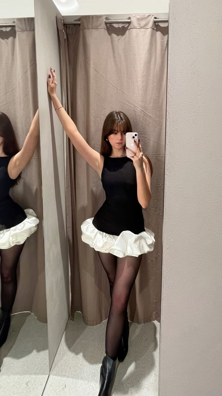 Vintage Black Sleeveless Satin Sheath Pleated Mini Cocktail Dress Short Party Dress Homecoming Dress D276