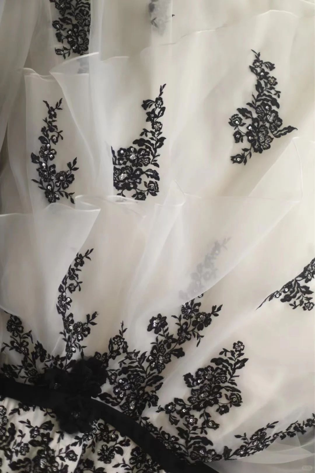 Vintage Black White Tulle Appliques Formal Wedding Dress Long Party Dress S536