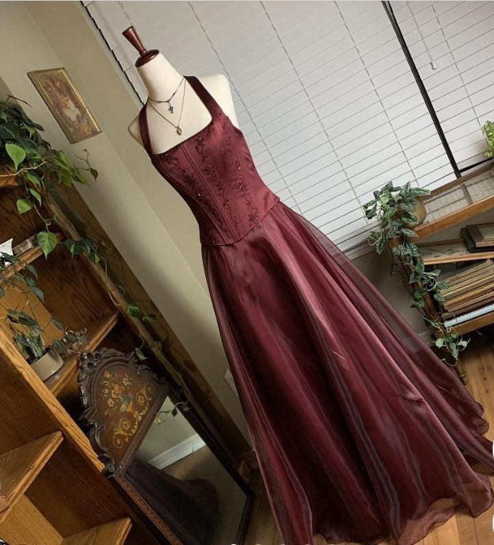 Pretty A line Halter Burgundy Sleeveless Evening Dress Organza Long Prom Dresses