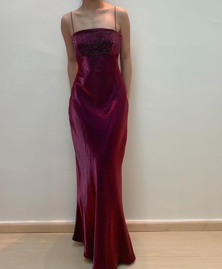 Chic Sheath Spaghetti Straps Burgundy Satin Evening Dress Long Prom Dresses With Beads