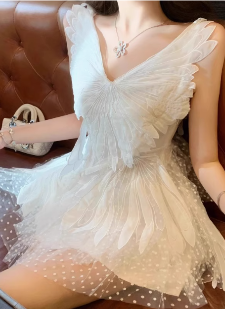 Design White Feather Splicing Polka Dot Princess Puffy Birthday Dress Homecoming Dress P3617