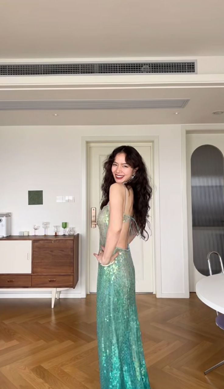 Sparkly Spaghetti Straps Ombre Green Sequin Mermaid Long Party Dress Evening Gown D1641