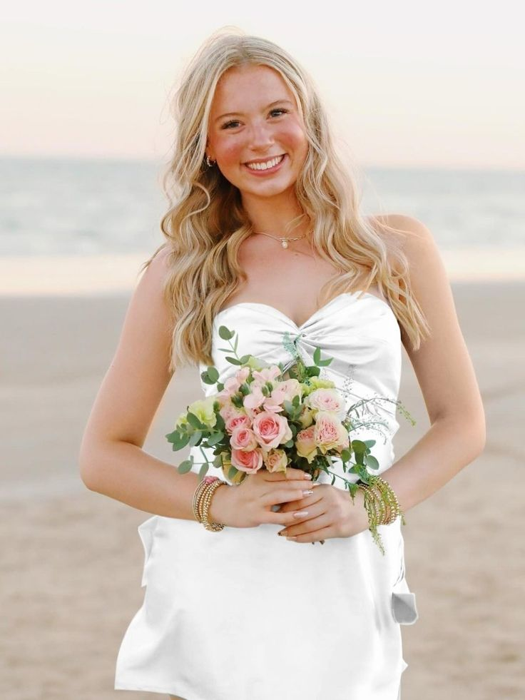 Simple Sweetheart Neck White Satin Short Birthday Outfits Formal 7th Grade Homecoming Dress D293