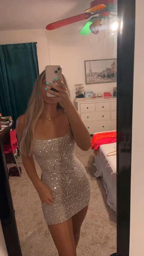Glitter Silver Spaghetti Straps Sequin Sheath Short Birthday Outfits Formal 8th Grade Homecoming Dress D132