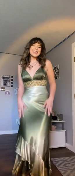 Green Vintage Satin Prom Dress V Neck Evening Dress 21st Birthday Outfit - Fashionpara